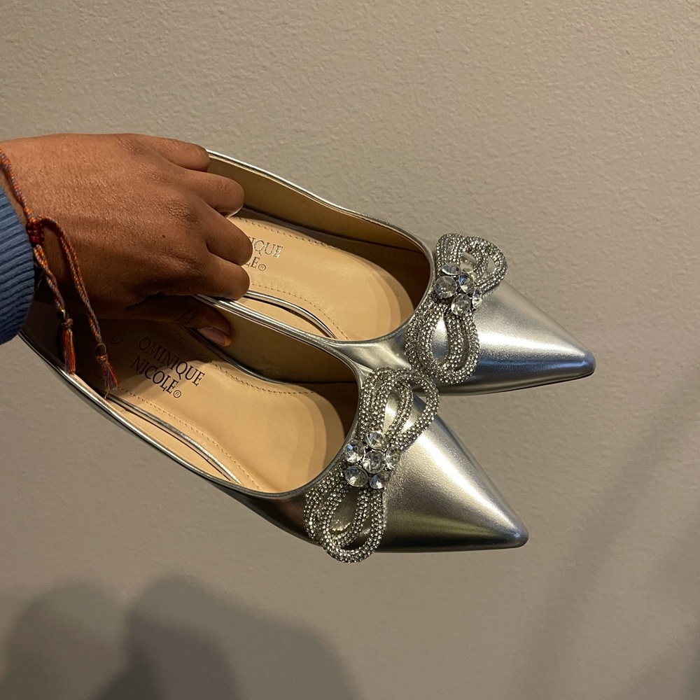 Dominique Nicole Silver Flats - Picture 6 of 7